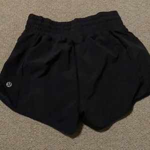 Hotty Hot 2 inch shorts in black! For sale 50$